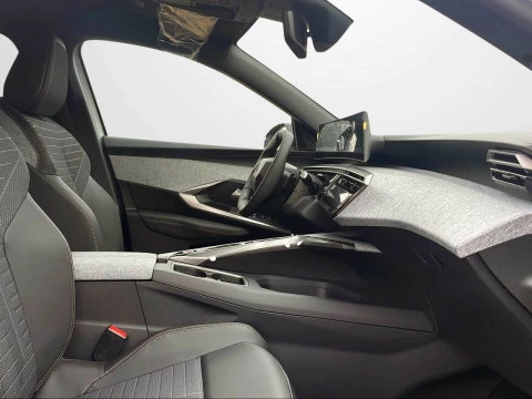 Peugeot e-5008 Allure Eléctrico 157kW