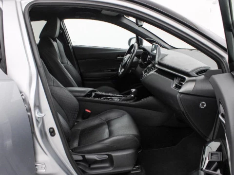 Toyota C-HR CH Toyota C-HR - MY22