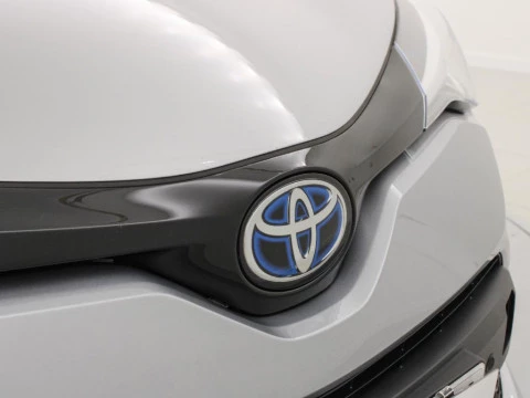 Toyota C-HR CH Toyota C-HR - MY22