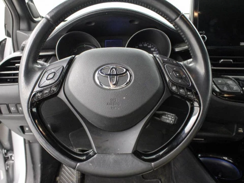 Toyota C-HR CH Toyota C-HR - MY22