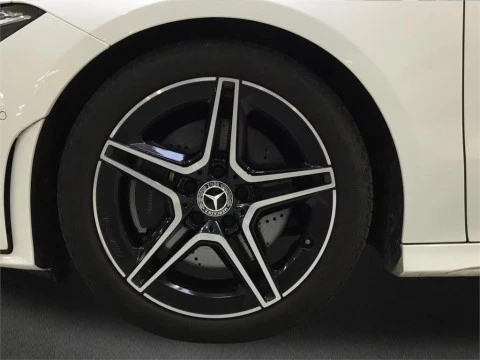 Mercedes-Benz CLA 200 D DCT Shooting Brake