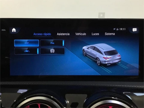 Mercedes-Benz CLA 200 D DCT Shooting Brake