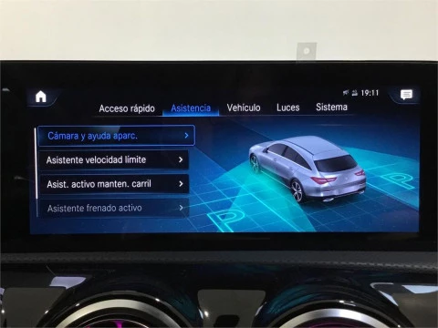 Mercedes-Benz CLA 200 D DCT Shooting Brake