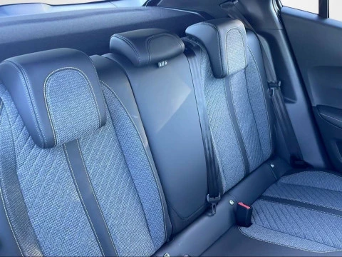 Peugeot 2008 Allure Puretech 100 S&S 6 Vel. MAN