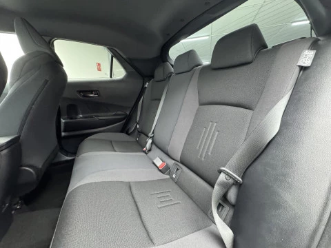 Toyota C-HR 1.8 Advance Hybrid 140
