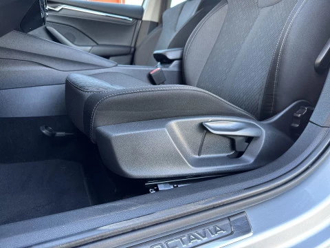 Skoda Octavia 1.5 TSI m-HEV Selection DSG 110 kW (150 CV)