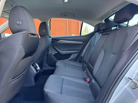 Skoda Octavia 1.5 TSI m-HEV Selection DSG 110 kW (150 CV)