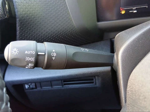 Citroën C4 Hybrid 145 Business Edition e-DCS6 107 kW (145 CV)