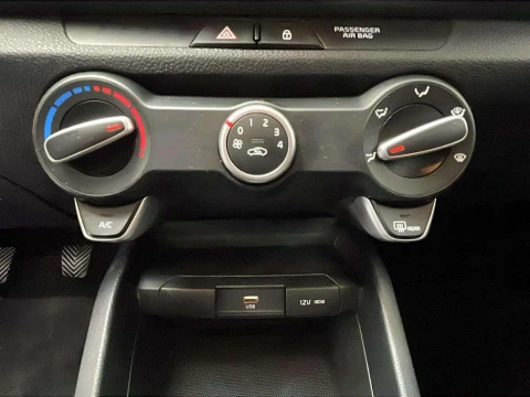 Kia Stonic 1.0 T-GDI MHEV IMT 74KW BUSINESS 100 5P
