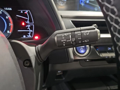 Lexus UX 2.0 250h Business