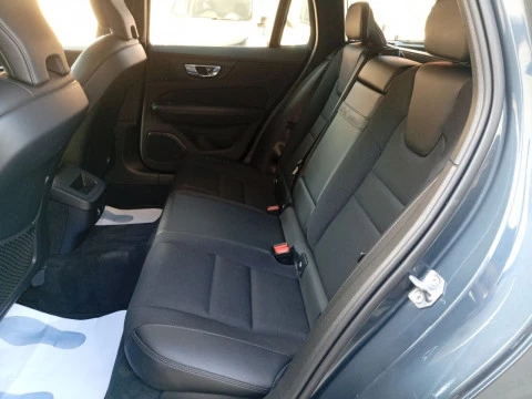 Volvo V60 2.0 D3 Momentum Pro Auto