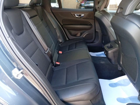 Volvo V60 2.0 D3 Momentum Pro Auto