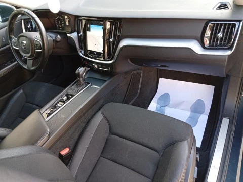 Volvo V60 2.0 D3 Momentum Pro Auto