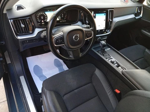 Volvo V60 2.0 D3 Momentum Pro Auto
