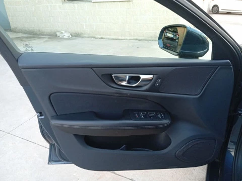 Volvo V60 2.0 D3 Momentum Pro Auto