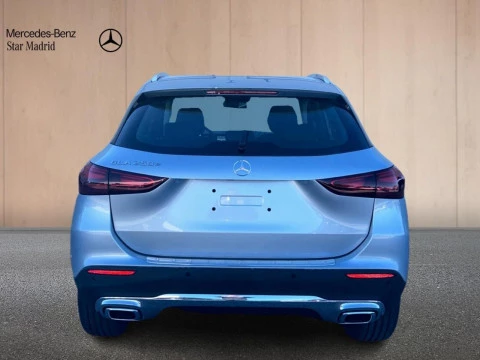 Mercedes-Benz GLA  250 e con tecnologia hibrida EQ