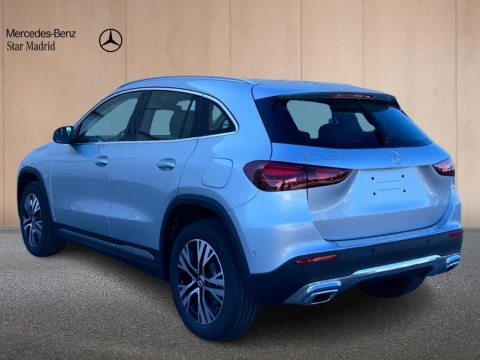 Mercedes-Benz GLA  250 e con tecnologia hibrida EQ