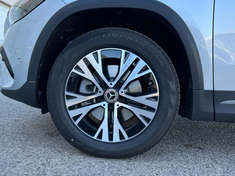 Mercedes-Benz GLA  250 e con tecnologia hibrida EQ