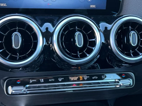 Mercedes-Benz GLA  250 e con tecnologia hibrida EQ