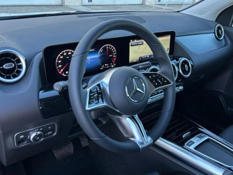 Mercedes-Benz GLA  250 e con tecnologia hibrida EQ