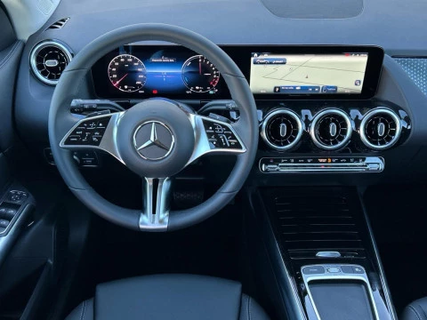 Mercedes-Benz GLA  250 e con tecnologia hibrida EQ