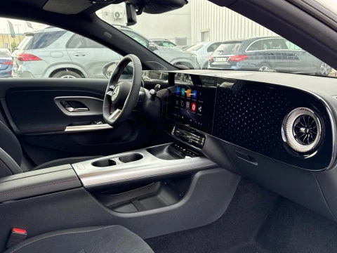 Mercedes-Benz CLA  250+ con tecnologia EQ