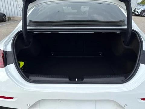 Mercedes-Benz CLA  250+ con tecnologia EQ