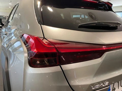 Lexus UX 2.0 250h F Sport