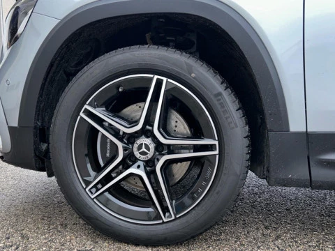 Mercedes-Benz GLB  200 d