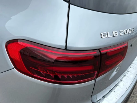 Mercedes-Benz GLB  200 d