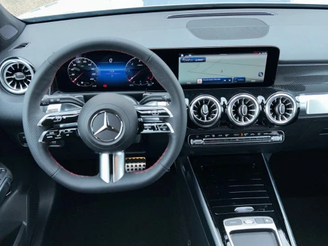 Mercedes-Benz GLB  200 d