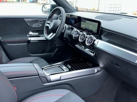 Mercedes-Benz GLB  200 d