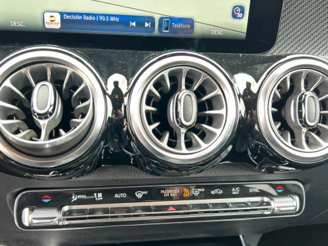 Mercedes-Benz GLB  200 d