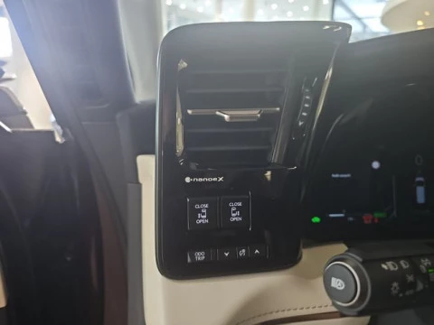 Lexus LM 350h Luxury Light Beige 6 plazas