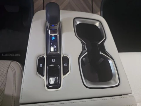 Lexus LM 350h Luxury Light Beige 6 plazas