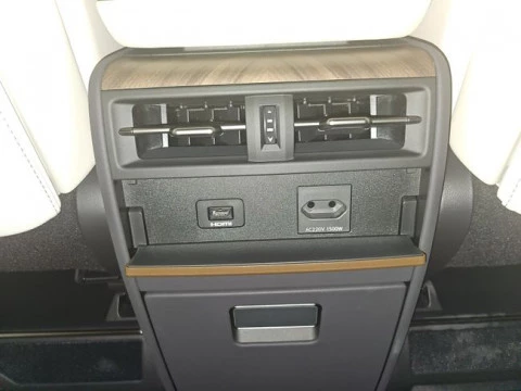 Lexus LM 350h Luxury Light Beige 6 plazas