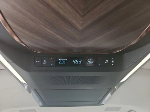 Lexus LM 350h Luxury Light Beige 6 plazas