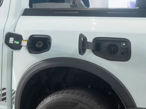 Ford Ranger 2.3 TIVCT PHEV e-AWD D Cab Stormtrak AT