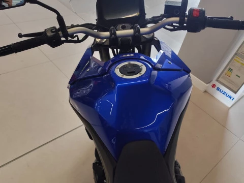 Suzuki V-Strom 800 TECH