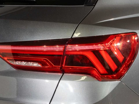 Audi Q3 Black line 35 TFSI 110kW (150CV) S tron