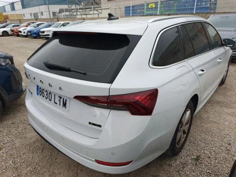 Skoda Octavia Combi 1.5 TSI 110kW DSG m-HEV Ambit