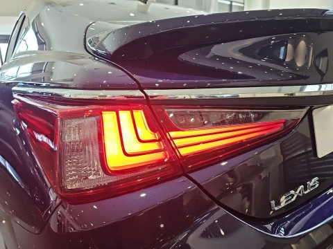 Lexus ES 2.5 300h Premium