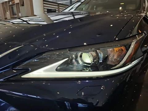 Lexus ES 2.5 300h Premium