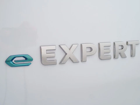 Peugeot e-Expert e-Expert 100kW Batería 50kWh Long