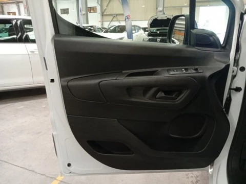 Peugeot Partner Pro Standard 600kg BlueHDi 73kW