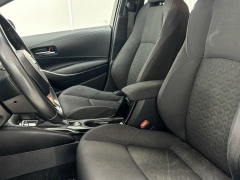 Toyota Corolla 1.8 125H ACTIVE TECH E-CVT