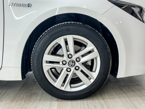 Toyota Corolla 1.8 125H ACTIVE TECH E-CVT