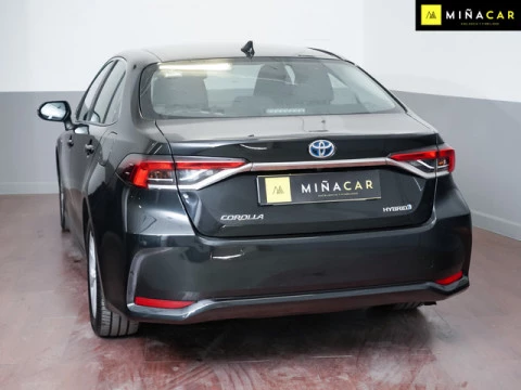Toyota Corolla 1.8 125 Hibrido Active Tech E-CVT Sedan 90 kW (122 CV)