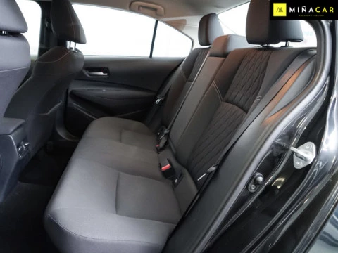 Toyota Corolla 1.8 125 Hibrido Active Tech E-CVT Sedan 90 kW (122 CV)