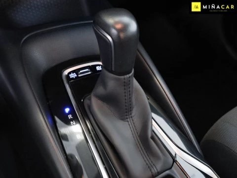 Toyota Corolla 1.8 125 Hibrido Active Tech E-CVT Sedan 90 kW (122 CV)